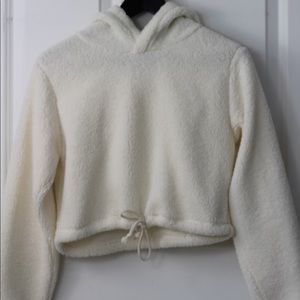XS White Fuzzy Cropped Hoddie